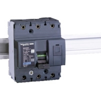 Миниатюрен автоматичен прекъсвач, Acti9 NG125N, 4P, 10 A, C крива, 25 kA (IEC 60947-2)